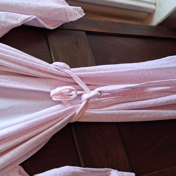 Rae Dunn size L light pink and white animal print w lace robe - Picture 3 of 8